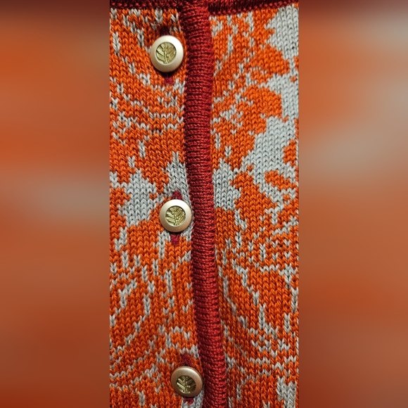 Oleana NWT M Wool Cardigan - Picture 4 of 9